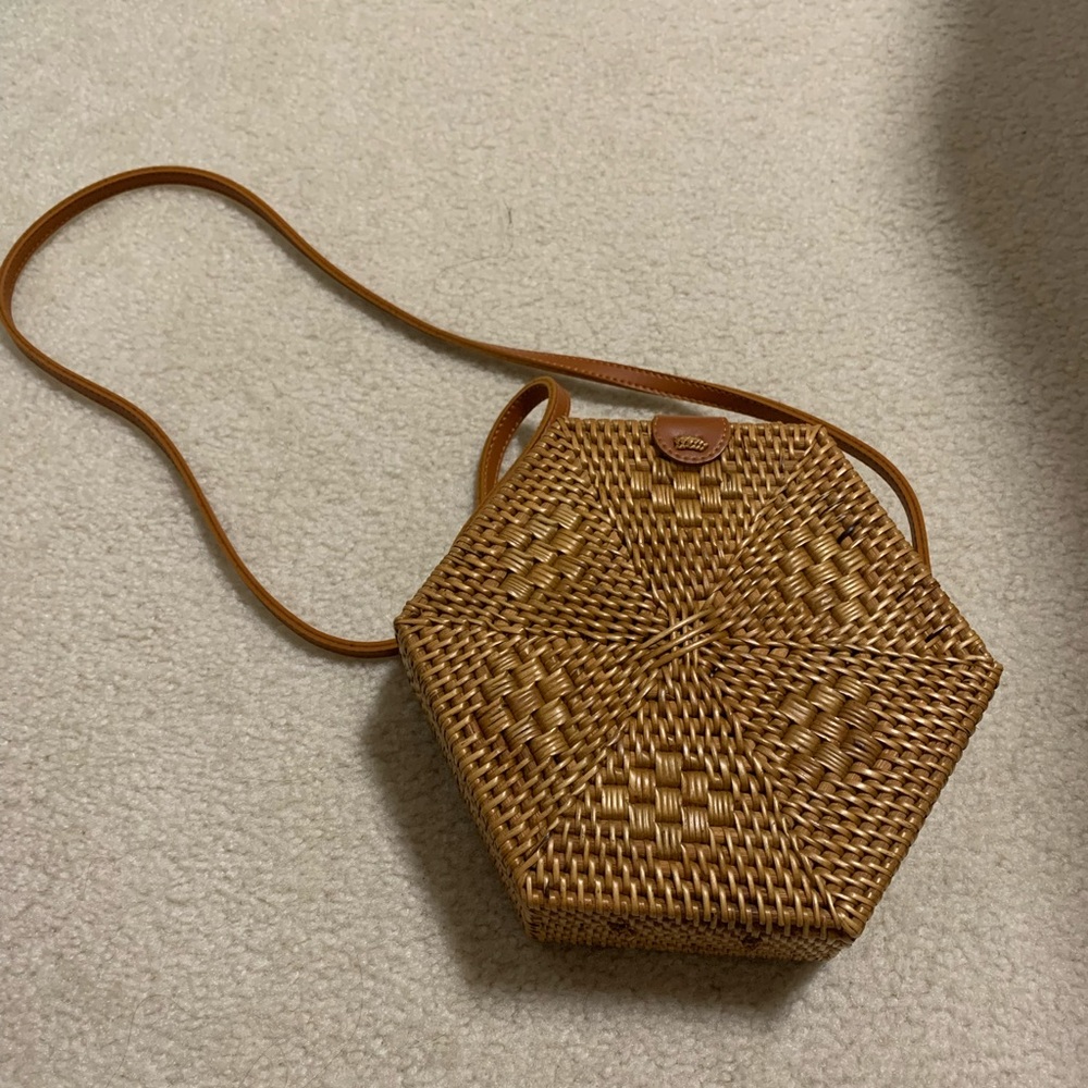 Hexagon basket style bag